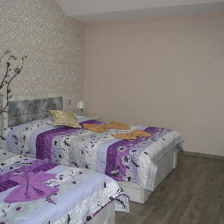 Golden Way Hotel Tbilisi Buitenkant foto