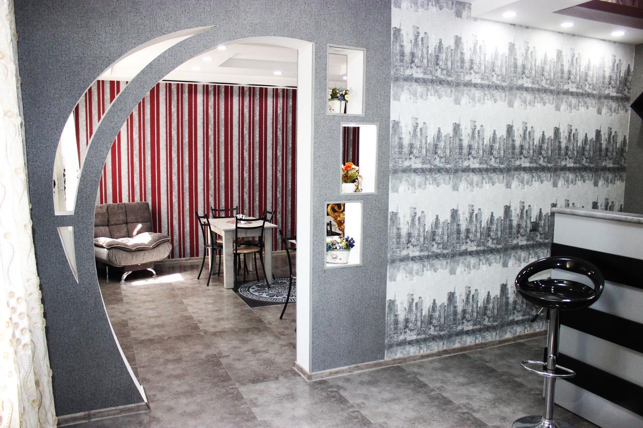 Golden Way Hotel Tbilisi Buitenkant foto
