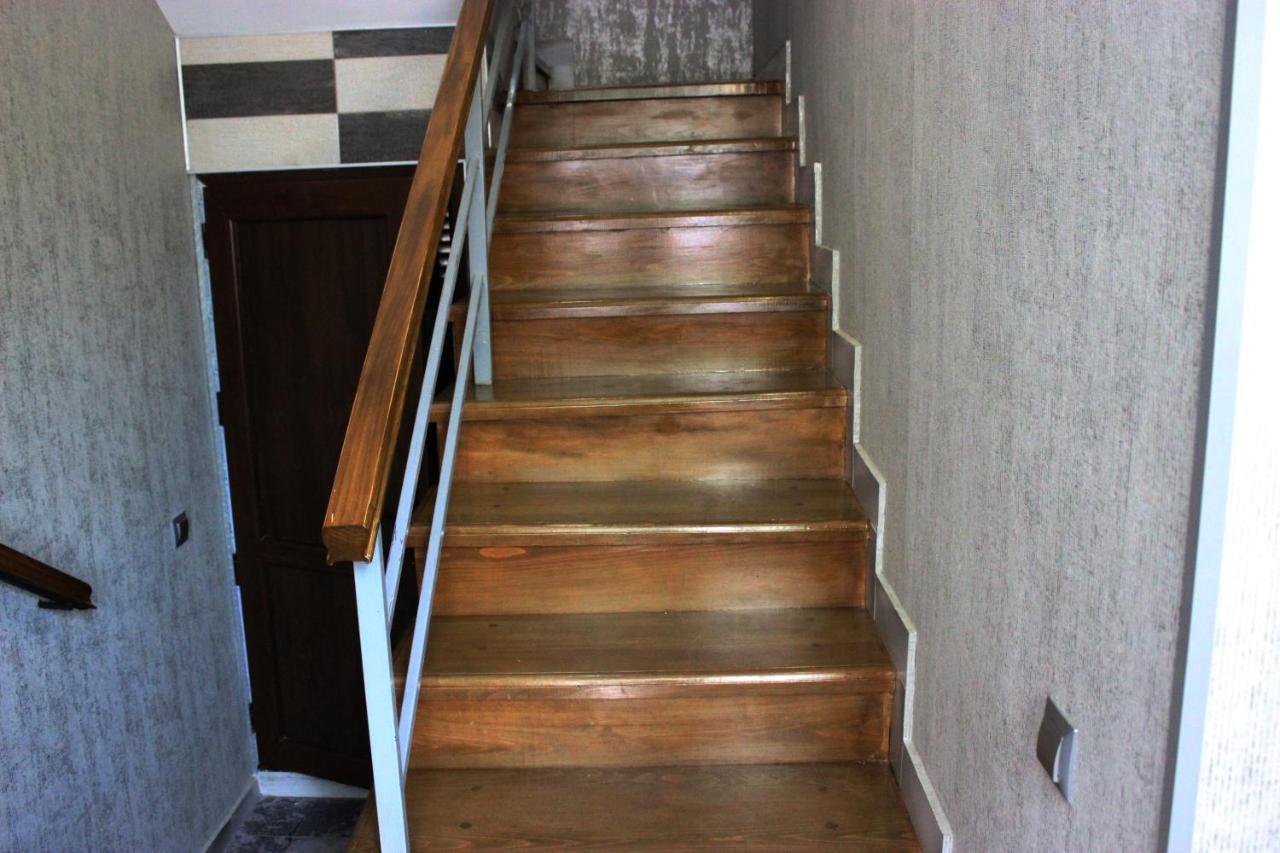 Golden Way Hotel Tbilisi Buitenkant foto
