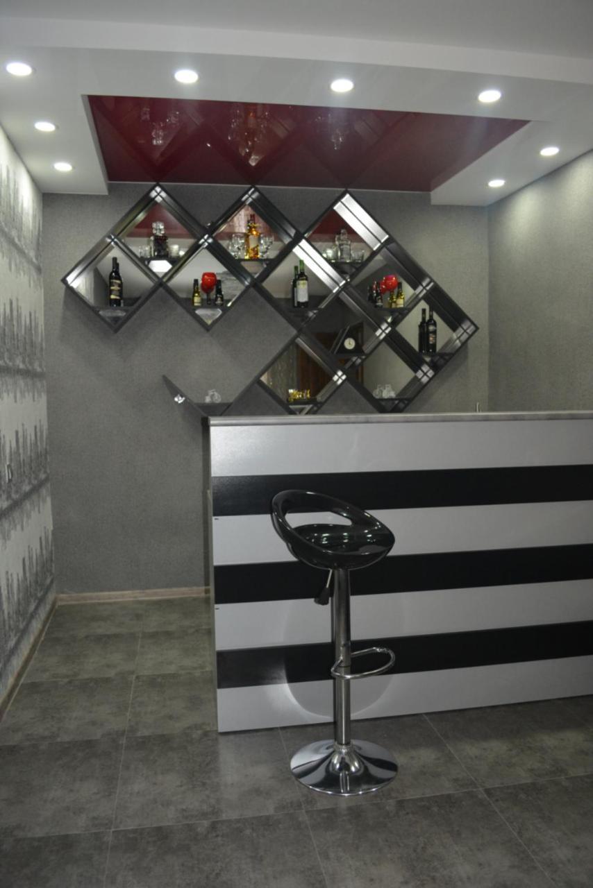 Golden Way Hotel Tbilisi Buitenkant foto